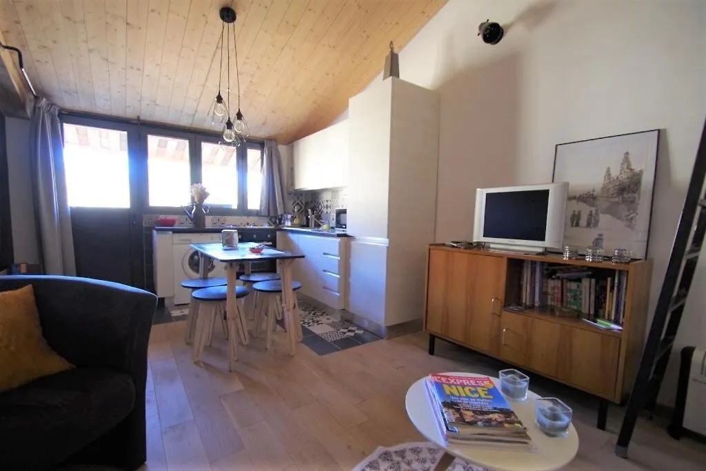 Very Nice Apartment Industrial Style Ascros 0*,